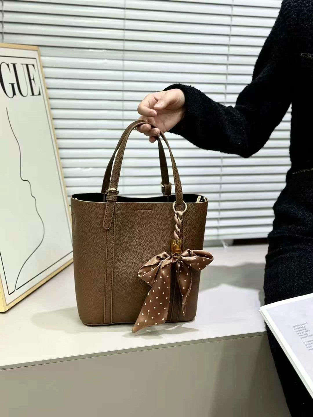 TRENDFOL™ - Women's Soft PU Bucket Bag with Zipper Closure