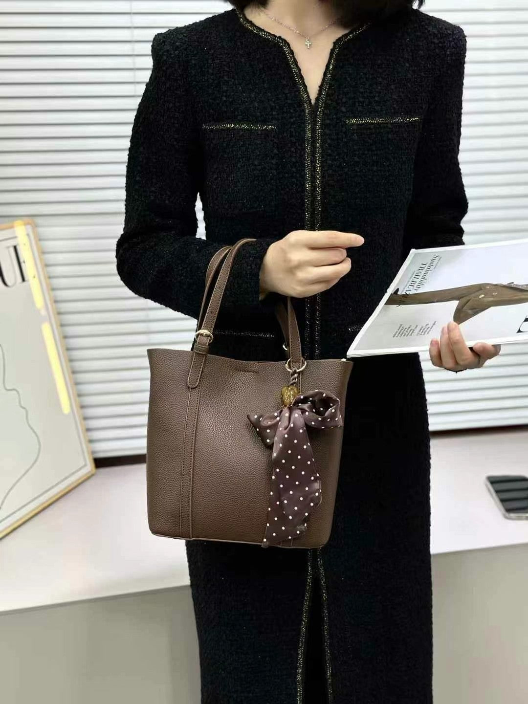 TRENDFOL™ - Women's Soft PU Bucket Bag with Zipper Closure
